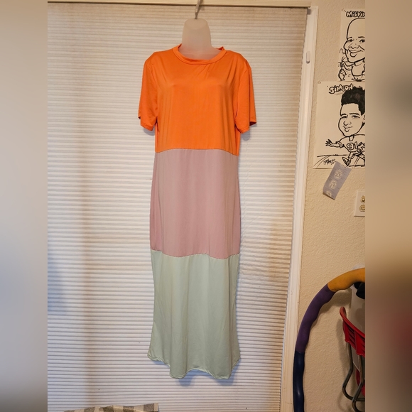 Color Block Dress - Picture 2 of 6